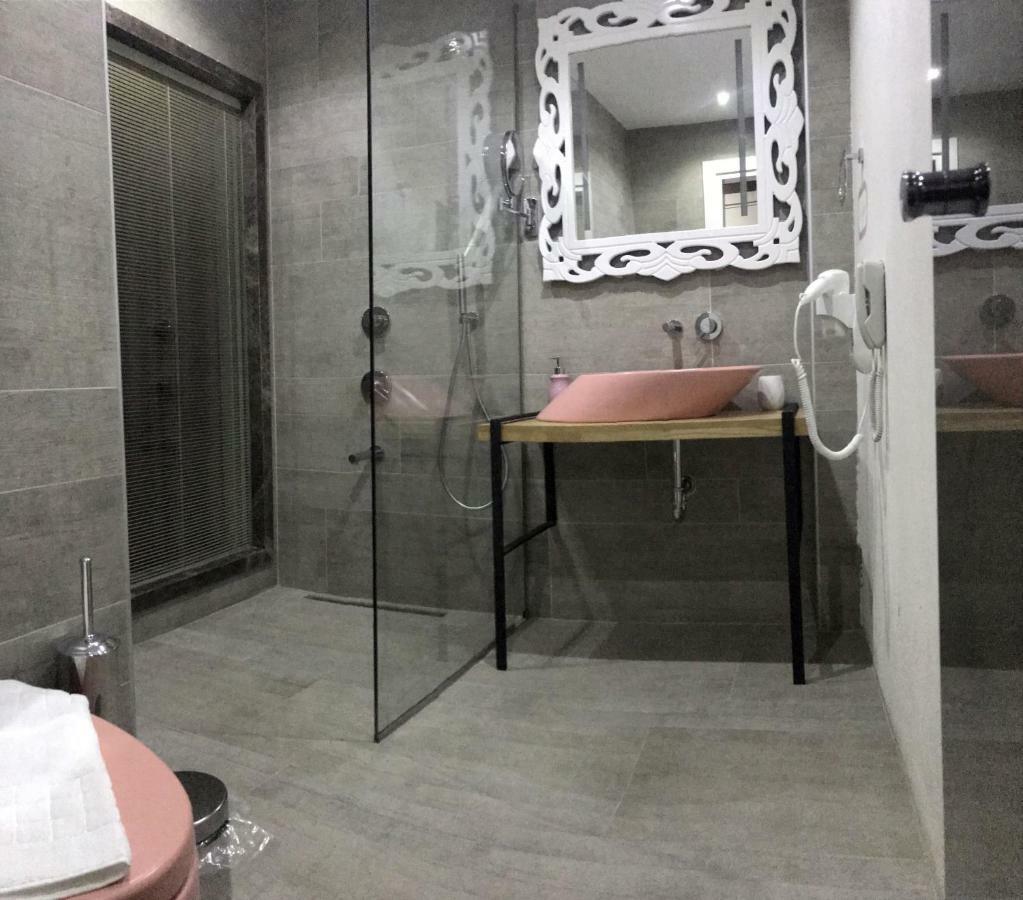 Ferush Boutique Hotel Урла Екстер'єр фото